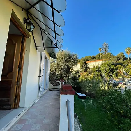 Private House, 4' Beach, Bnbrickeys Apartament